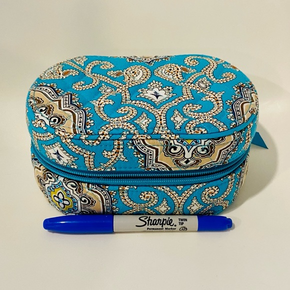 Free with purchase- Vera Bradley travel jewelry case in Totally Turq - Picture 5 of 5